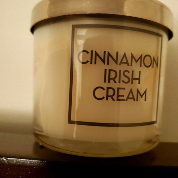 Bath & Body Works Cinnamon Irish Creme Tester Cand